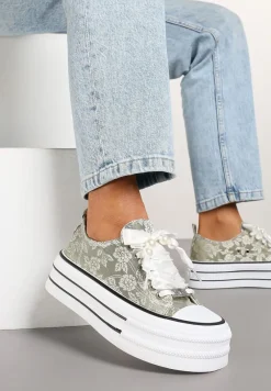 Zielone Trampki na Platformie Ozdobione Perełkami Yasami