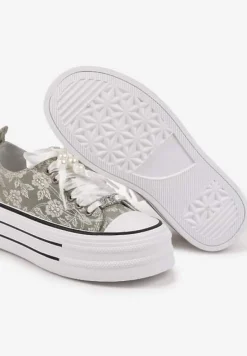 Zielone Trampki na Platformie Ozdobione Perełkami Yasami