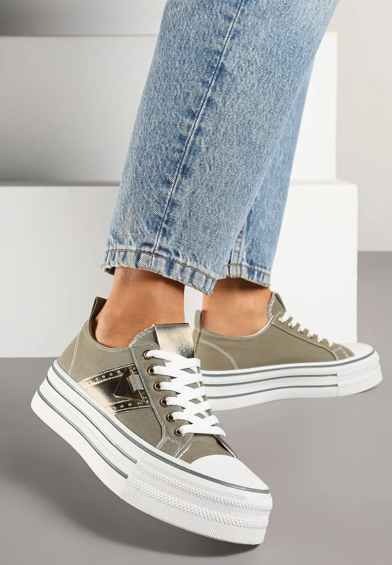 Zielone Trampki na Platformie Ozdobione Metaliczną Aplikacją Telanoreta