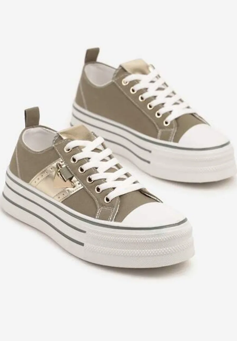 Zielone Trampki na Platformie Ozdobione Metaliczną Aplikacją Telanoreta