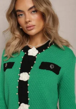 Zielony Kardigan z Wiskozy o Klasycznym Fasonie z Perłami i Kwiatami Kallu