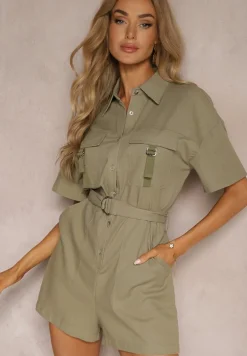 Zielony Krótki Kombinezon z Wiskozą i Lnem z Ozdobnym Paskiem w Talii Nefefia