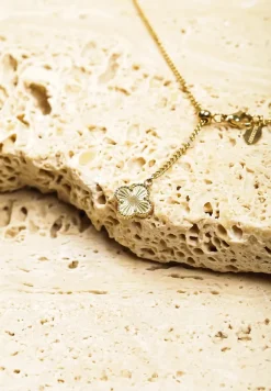 Złota Bransoletka Ozdobiona Koniczynką Irriella