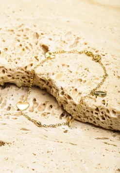 Złota Bransoletka Ozdobiona Sercami Finazia