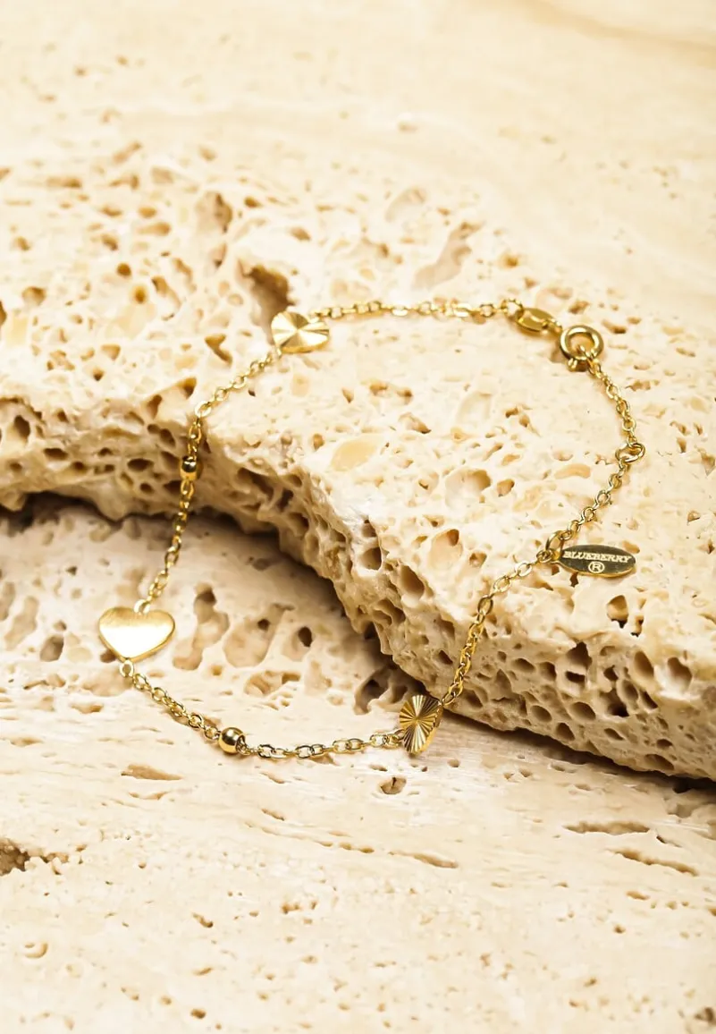 Złota Bransoletka Ozdobiona Sercami Finazia