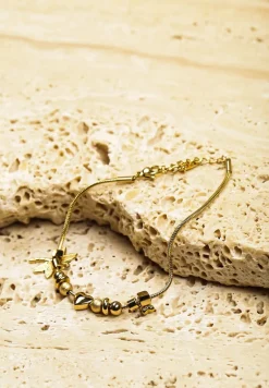 Złota Bransoletka z Zawieszkami i Ozdobną Ważką Turea