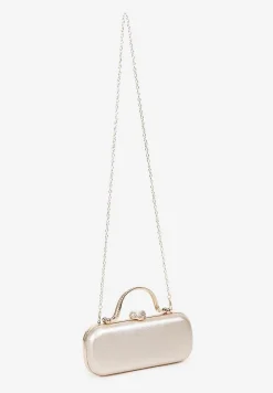 Złota Torebka Koktajlowa Zapinana na Zatrzask z Łańcuszkiem i Rączką Ozdobiona Cyrkoniami Carsea