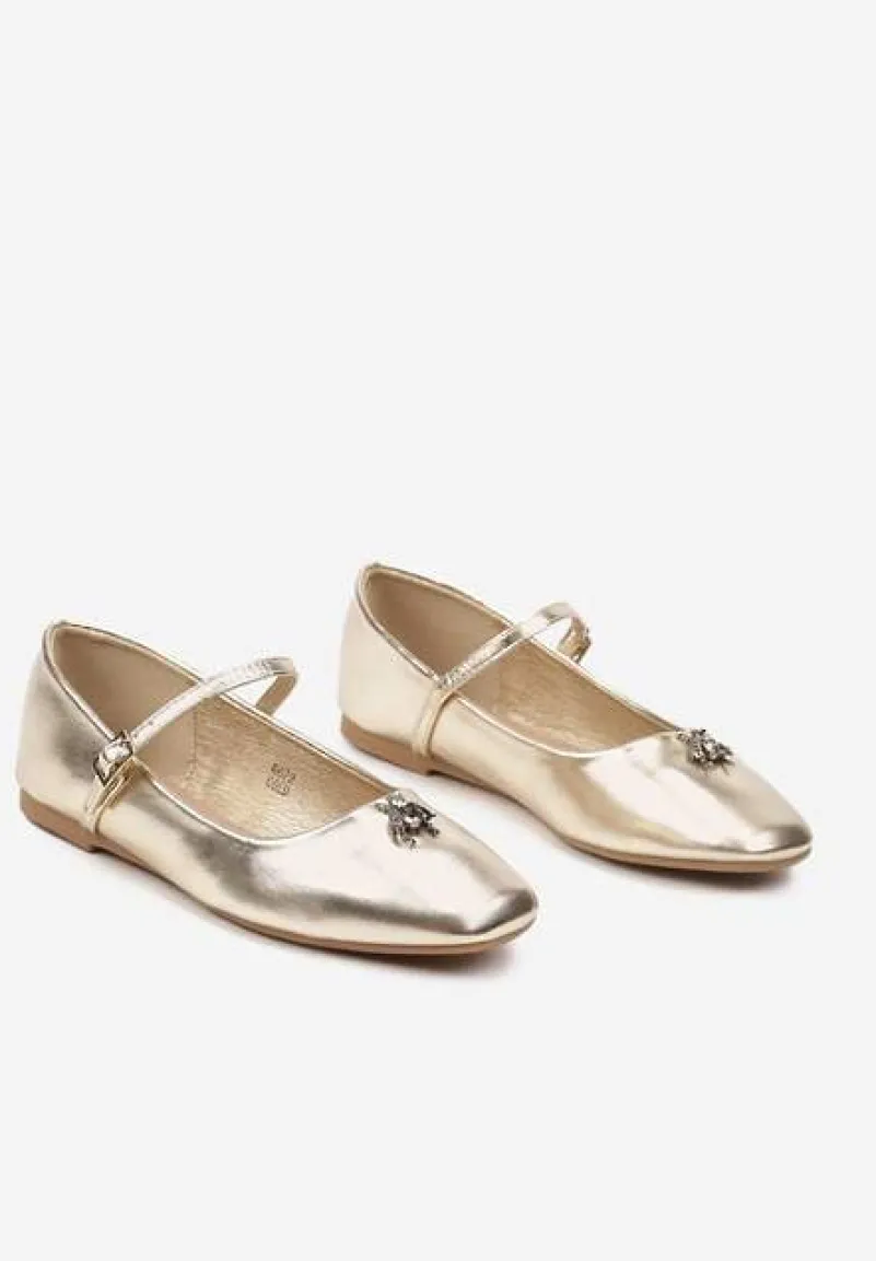 Złote Balerinki na Płaskiej Podeszwie Wykończone z Przodu Metaliczną Aplikacją Eviane