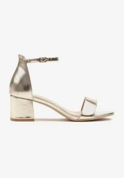 Złote Basicowe Sandały na Słupku Vices z Paskiem Wokół Kostki Varhira