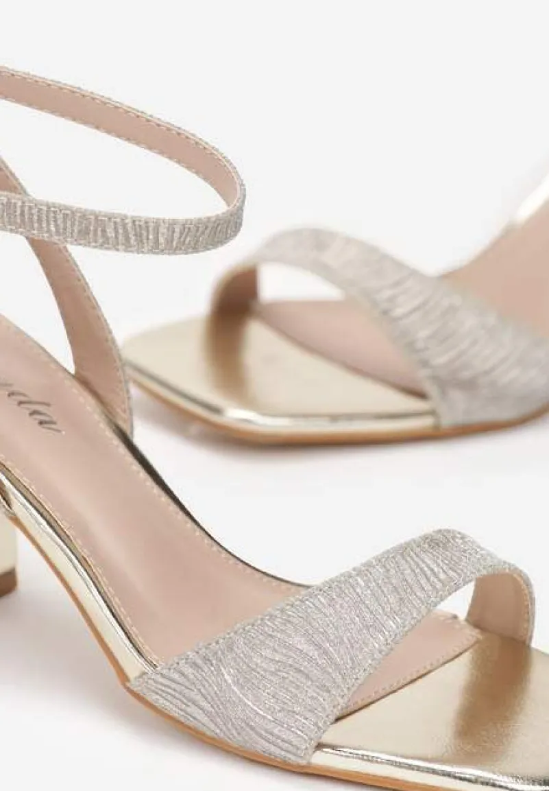 Złote Brokatowe Sandały na Słupku ze Sprzączką Jamela