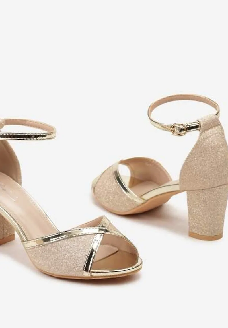Złote Brokatowe Sandały ze Sprzączką na Słupku z Metalicznymi Wstawkami Alpireva