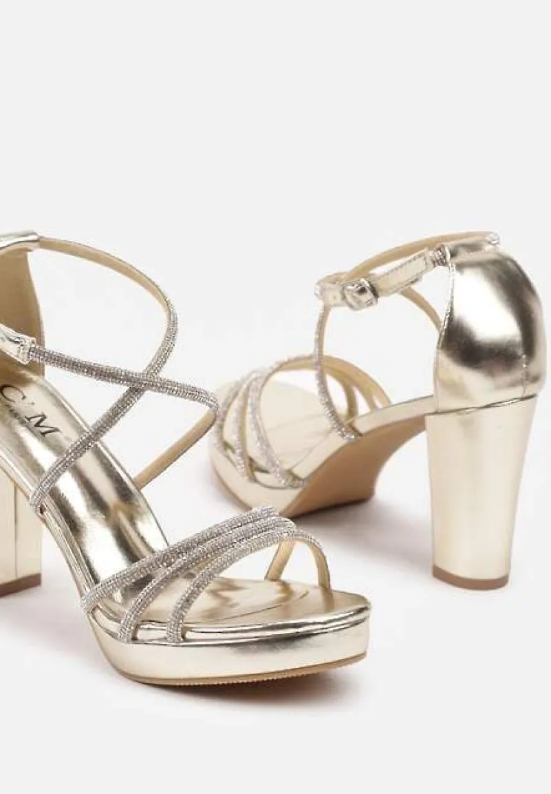 Złote Cyrkoniowe Sandały na Słupku z Ozdobnymi Paskami Beridara