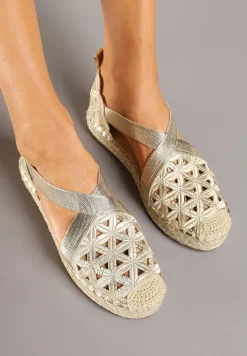 Złote Espadryle na Plecionej Podeszwie z Ażurowymi Zdobieniami Deothra