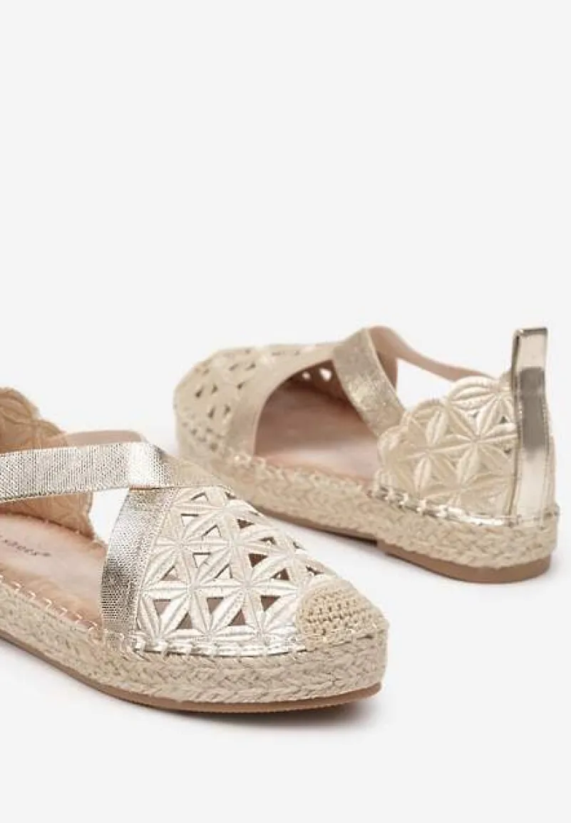 Złote Espadryle na Plecionej Podeszwie z Ażurowymi Zdobieniami Deothra