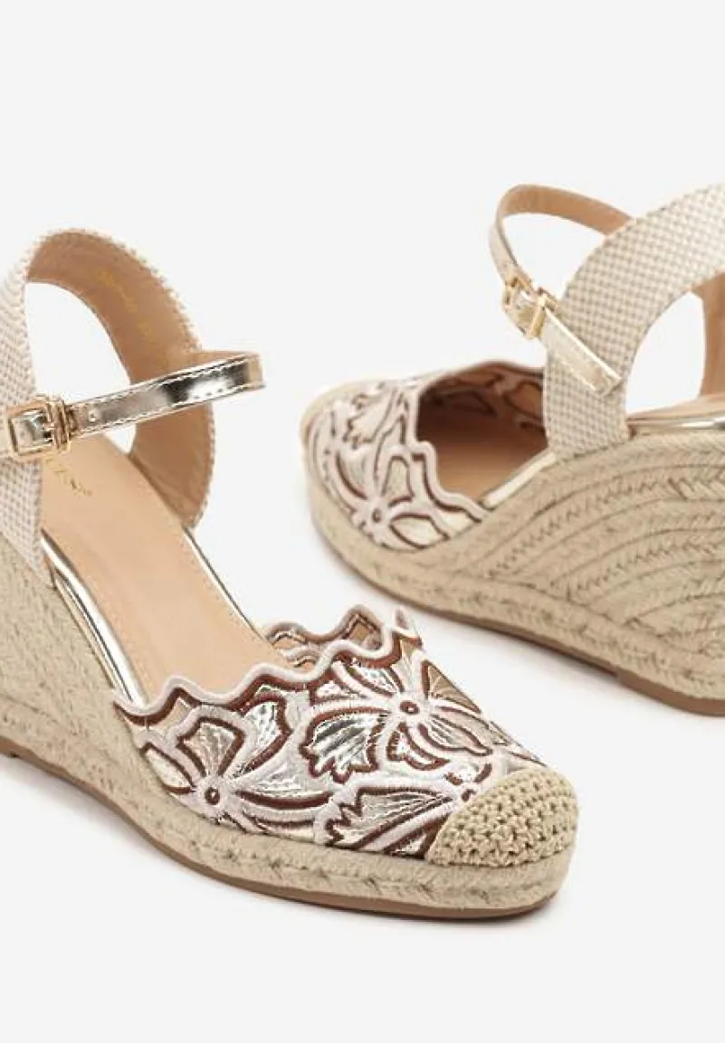 Złote Haftowane Sandały Typu Espadryle Vices na Plecionym Koturnie Seselitia