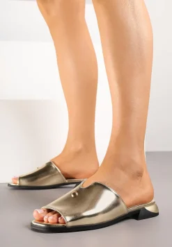 Złote Klapki Vices z Ozdobą i Geometryczną Cholewką Tilavira