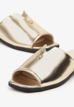 Złote Klapki Vices z Ozdobą i Geometryczną Cholewką Tilavira