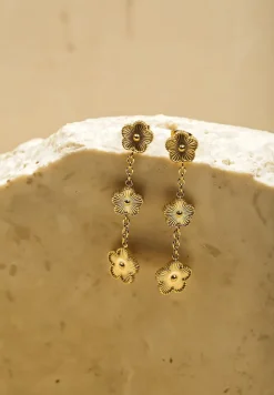 Złote Kolczyki Wiszącymi Kwiatkami na Łańcuszku Finassea