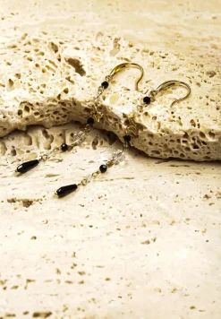 Złote Kolczyki Zwisające Ozdobione Kryształkami Clarielle