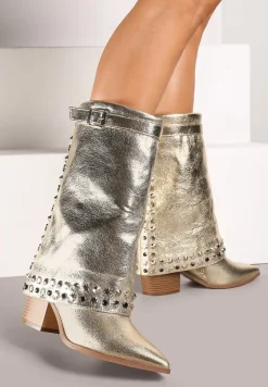 Złote Kozaki Kowbojki na Słupku Ozdobione Klamrą Ćwiekami i Wywiniętą Cholewką Izavira