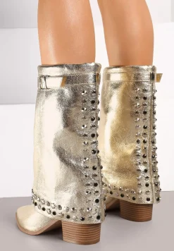 Złote Kozaki Kowbojki na Słupku Ozdobione Klamrą Ćwiekami i Wywiniętą Cholewką Izavira