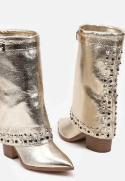 Złote Kozaki Kowbojki na Słupku Ozdobione Klamrą Ćwiekami i Wywiniętą Cholewką Izavira