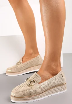 Złote Lekko Błyszczące Półbuty Mokasyny na Platformie z Perforacją i Klamrą Alerin