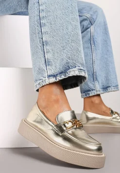 Złote Mokasyny na Płaskiej Podeszwie z Łańcuszkiem Evastria