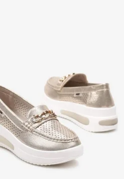 Złote Mokasyny na Platformie z Łańcuszkiem Himenna