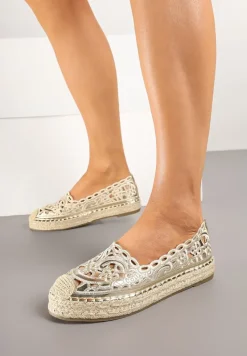 Złote Płaskie Espadryle z Ażurową Cholewką Elearwen