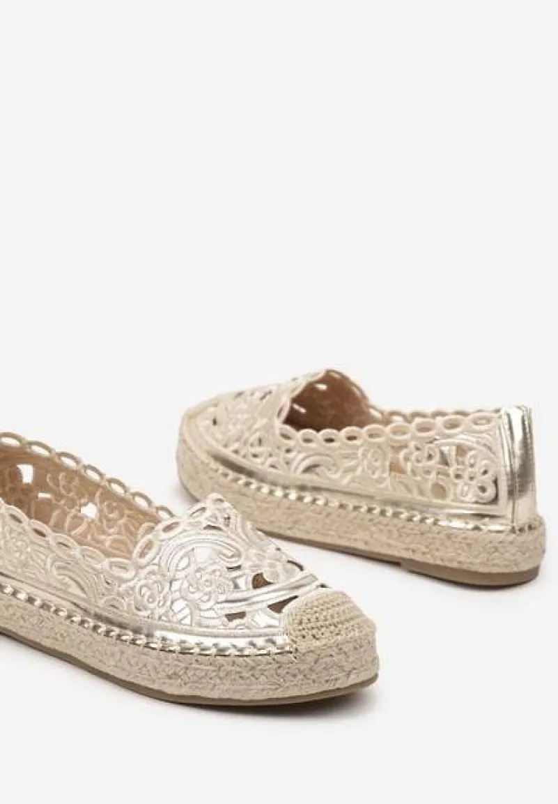 Złote Płaskie Espadryle z Ażurową Cholewką Elearwen