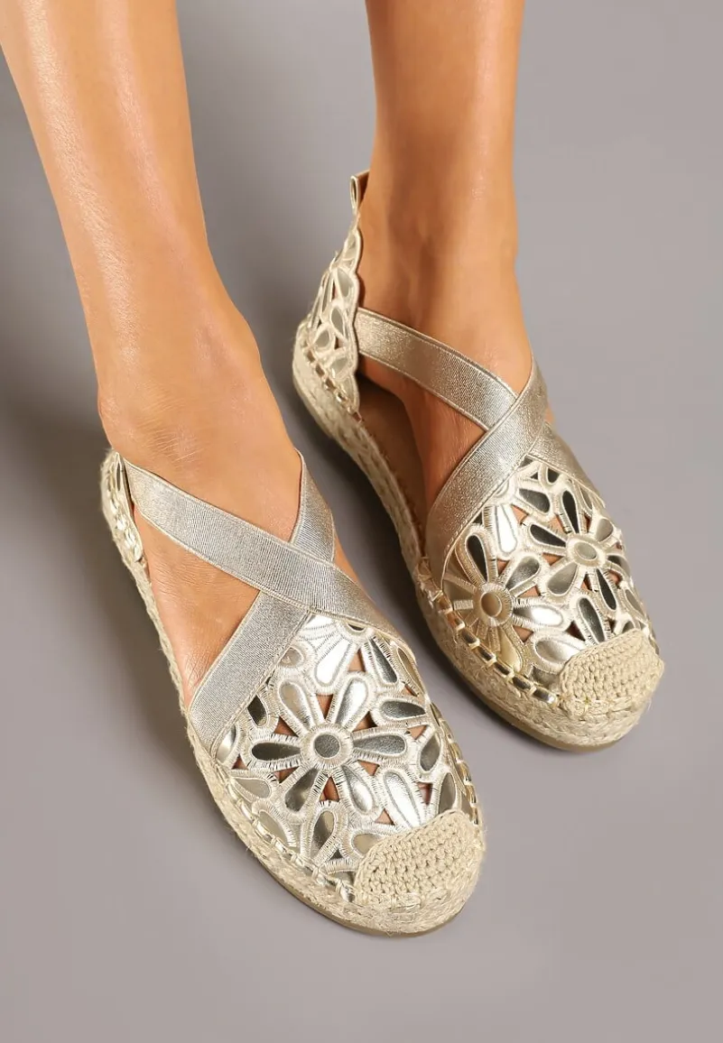 Złote Płaskie Espadryle z Ażurową Cholewką Elearosea
