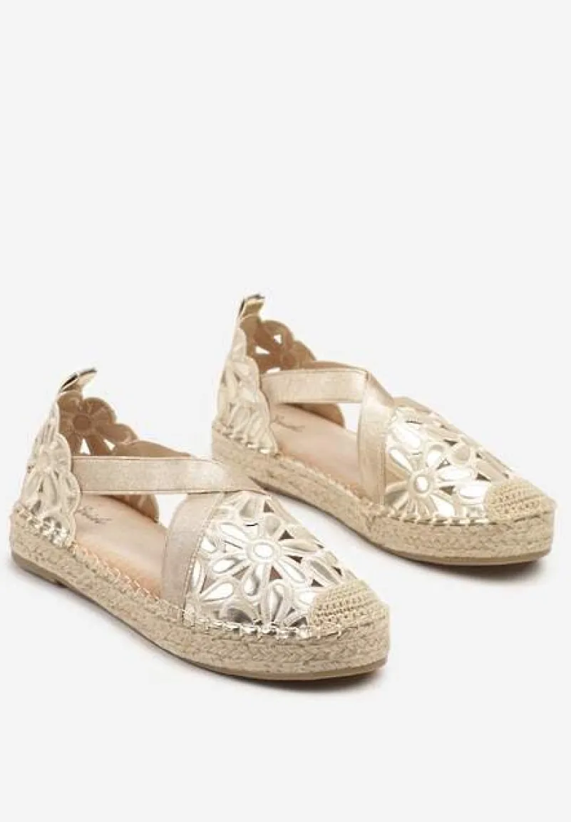 Złote Płaskie Espadryle z Ażurową Cholewką Elearosea