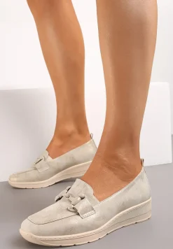 Złote Półbuty na Płaskiej Podeszwie z Wkładką ze Skóry Naturalnej Ozdobione Klamrą Kaiadia