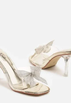 Złote Przezroczyste Klapki Szpilki z Cyrkoniowymi Kokardami Tysseli