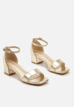 Złote Sandały na Klasycznym Słupku Effiba