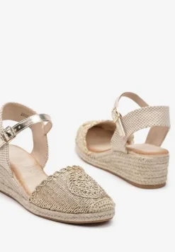 Złote Sandały na Koturnie Ozdobione Plecionką z Juty z Zapięciem przy Kostce Tesamara