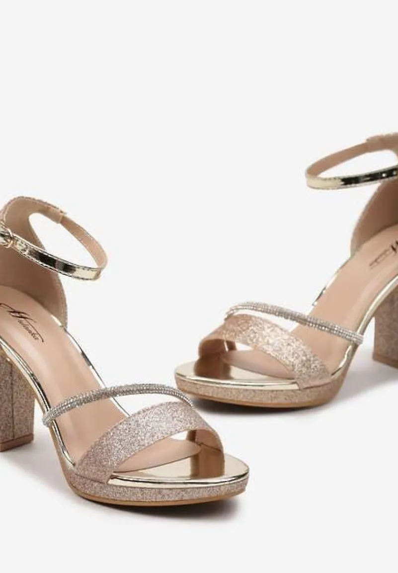 Złote Sandały na Obcasie Ozdobione Brokatowym Połyskiem i Cyrkoniami Sevana