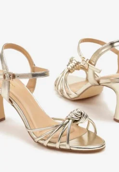 Złote Sandały na Słupku Vices Ozdobione Supełkiem Filarina