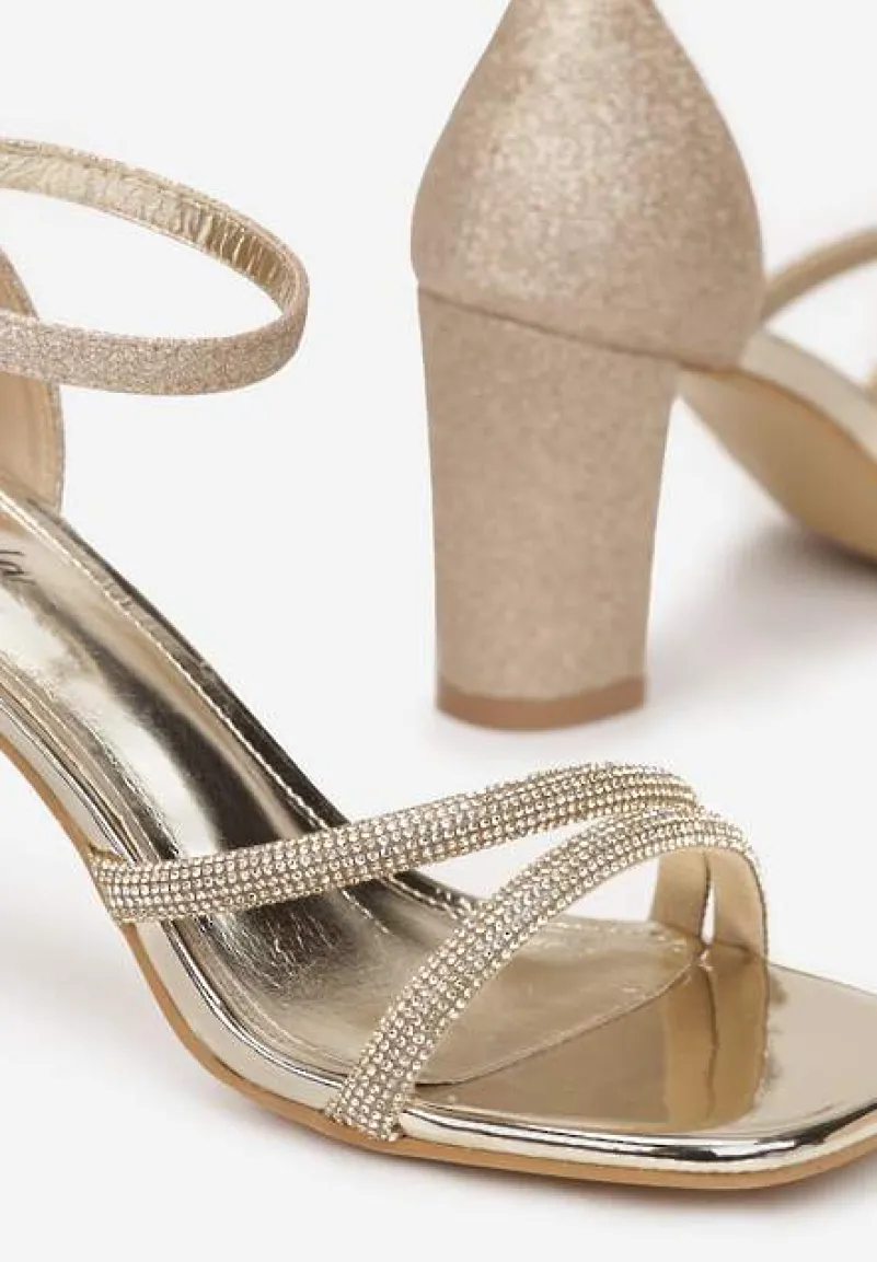 Złote Sandały na Słupku z Brokatem i Cyrkoniami Axerise