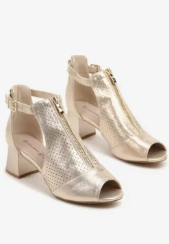 Złote Sandały na Słupku ze Skórzaną Wkładką Ozdobione Suwakiem i Perforacją Ciaralira