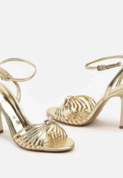 Złote Sandały na Szpilce z Cienkimi Paseczkami z Supełkiem Wloedia