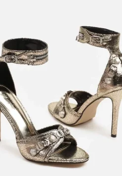 Złote Sandały na Szpilce z Ozdobnym Suwakiem i Metalicznymi Klamrami Zefine