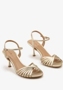 Złote Sandały z Imitacji Skóry na Niskiej Szpilce ze Sprzączką Marique