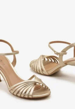 Złote Sandały z Imitacji Skóry na Niskiej Szpilce ze Sprzączką Marique