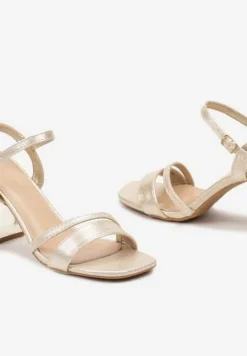 Złote Sandały Zapinane na Sprzączkę z Kryształkami na Słupku i Brokatem Laquie