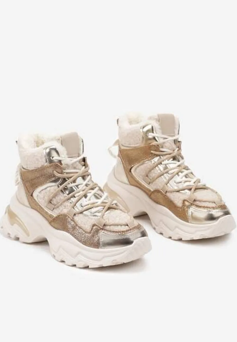Złote Sneakersy na Platformie Ozdobione Metaliczną Nicią i Futerkiem Volattia