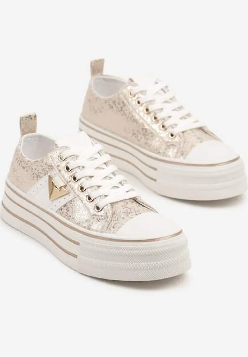 Złote Trampki na Platformie Ozdobione Metaliczną Aplikacją Telanoreta