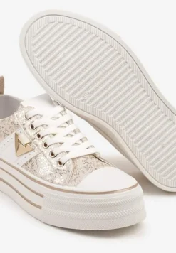 Złote Trampki na Platformie Ozdobione Metaliczną Aplikacją Telanoreta