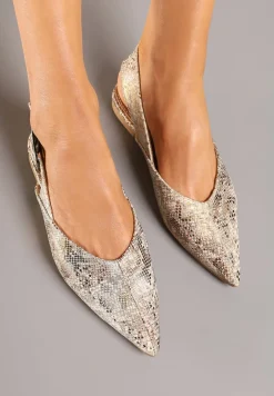 Złote Wężowe Sandały Typu Slingback Ozdobione Klamrą Banelias